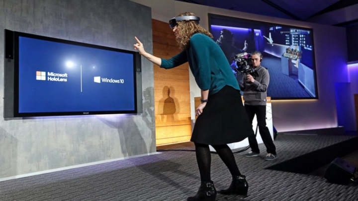 Объявлена дата выхода очков дополненной реальности Microsoft Hololens