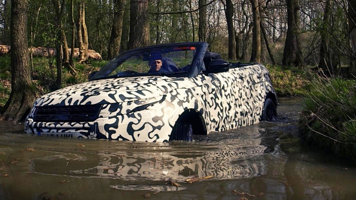 Land Rover вывел на бездорожье кроссовер Evoque без крыши (ВИДЕО)