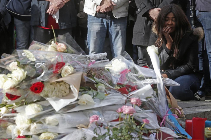 Во Франции остановили общественный транспорт в знак памяти о жертвах терактов (ФОТО)