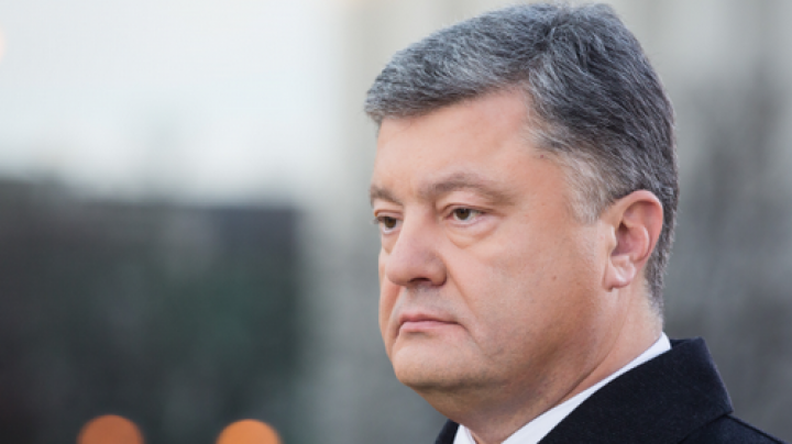 Порошенко выделил 120 млн долларов на восстановление Донбасса