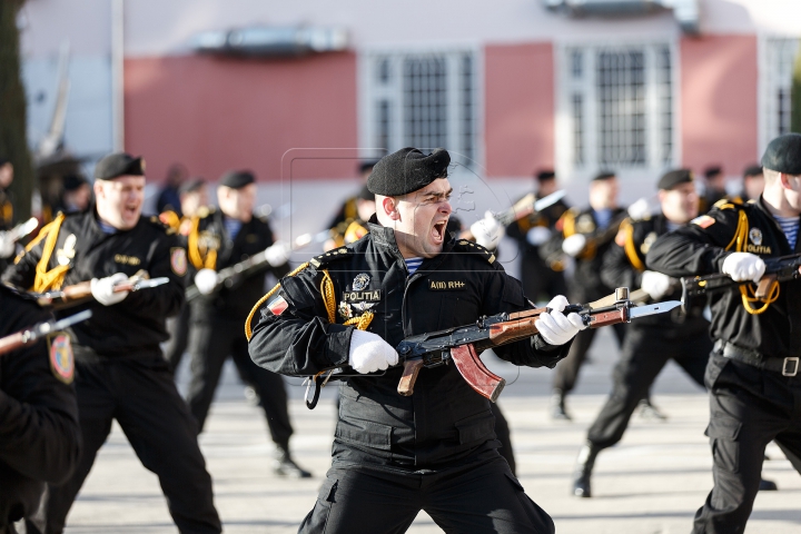 Выстрелы и задержание преступников: Fulger показал, на что способен (ФОТО)