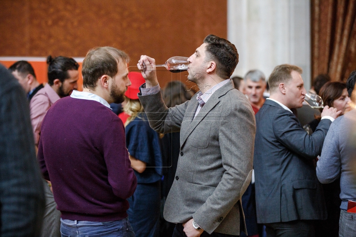 "Вернисаж вина" прошел в Кишиневе (ФОТО)