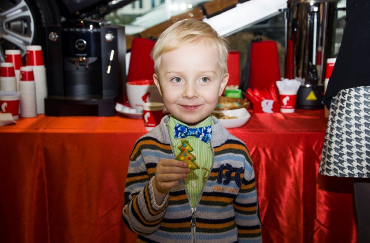 (Р) Santa Land Rover Moldova