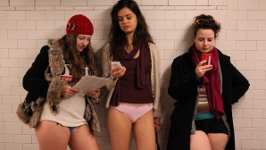 "В метро без штанов": акция проходит более чем в 60 странах мира 