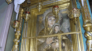 В Бельцах выставили чудотворную Страстную икону Божьей матери