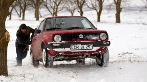 Снегопады и метели осложнили движение во многих районах Молдовы