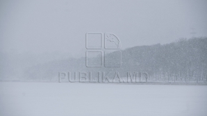 Рыбаки открыли сезон подледной ловли: как не провалиться под лед и что делать, если это произошло