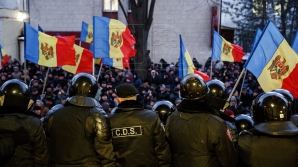 Усатый, Додон и Настасе прошли единым маршем по центру столицы