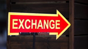 Молдавский лей продолжает уступать основным валютам