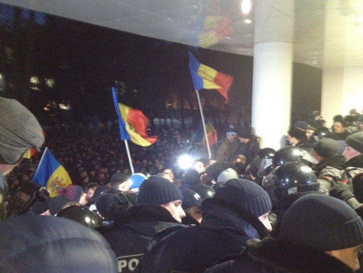 Протест у парламента: хроника событий (ФОТО, ВИДЕО)