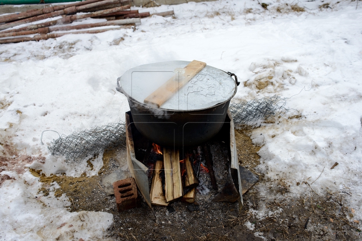 В Молдове десятки смельчаков отметили Крещение в проруби (ФОТО, ВИДЕО)
