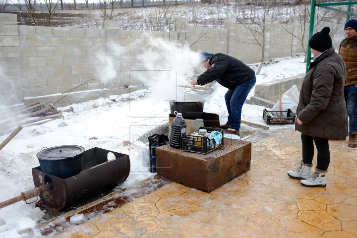 В Молдове десятки смельчаков отметили Крещение в проруби (ФОТО, ВИДЕО)
