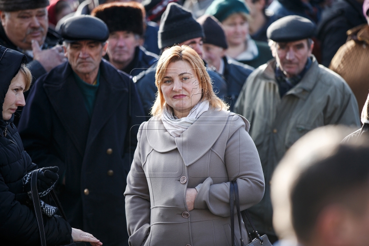 Фоторепортаж с митинга в поддержку назначения нового правительства