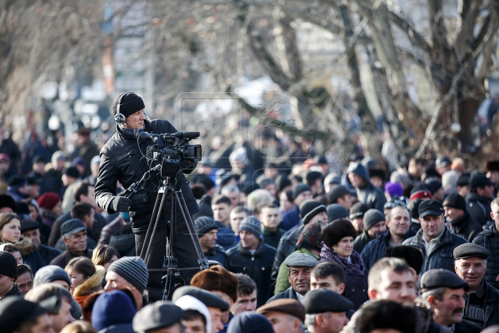 Фоторепортаж с митинга в поддержку назначения нового правительства