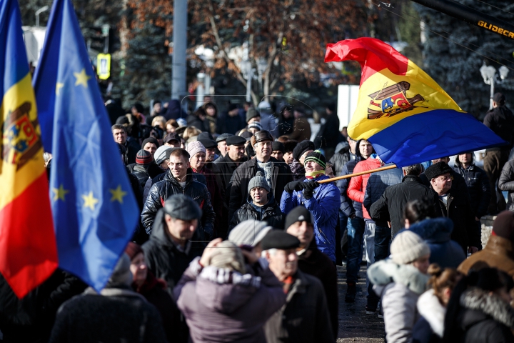 Фоторепортаж с митинга в поддержку назначения нового правительства