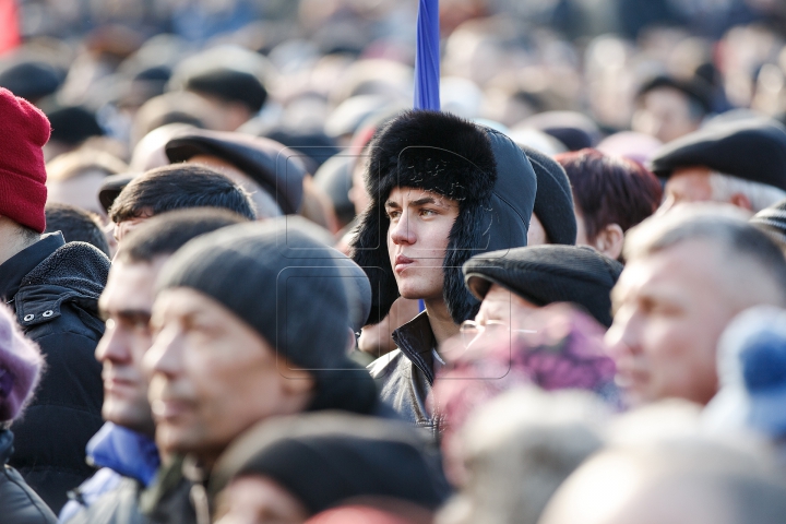 Фоторепортаж с митинга в поддержку назначения нового правительства