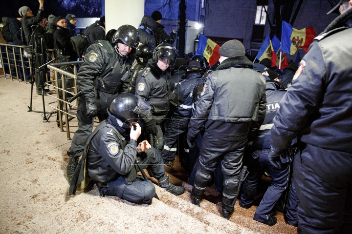 Как проходил протест у парламента 20 января (ФОТОРЕПОРТАЖ)