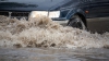 Горячая вода из лопнувшей трубы залила столичный Московский проспект