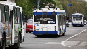 Троллейбусы встали на проспекте Дачия (ВИДЕО)