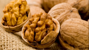 На трассе Бричаны-Окница задержали контрабандистов грецкого ореха