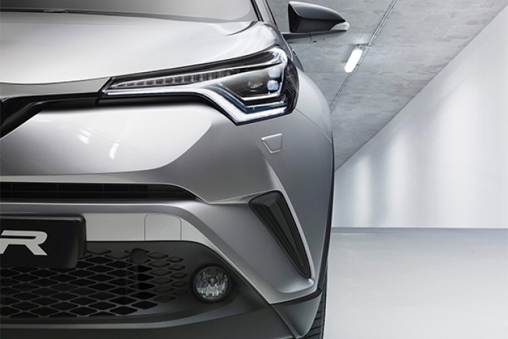 Опубликованы первые официальные фото кроссовера Toyota C-HR