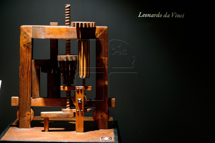 В столице открылась выставка изобретений Леонардо да Винчи (ФОТОРЕПОРТАЖ)