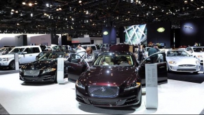 Флагманы мирового автопрома представляют новинки на автосалоне в Нью-Йорке