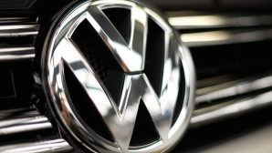 СМИ: Volkswagen может сократить 3 тыс. рабочих мест из-за "дизельного скандала"  