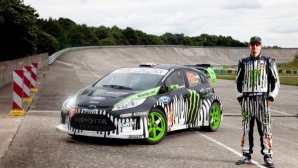 Кен Блок продемонстрировал искусство автослалома на улицах Дубая