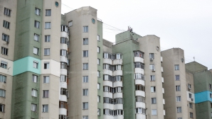 Из-за строящейся мансарды дожди превращаются в стихийное бедствие для жильцов столичной многоэтажки