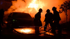Семь автомобилей сгорели за ночь на Чеканах