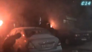 На российское посольство на Украине напали (ВИДЕО)