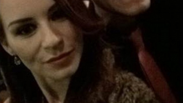 Бездомный дизайнер нашла работу благодаря платью из конфет (ФОТО)