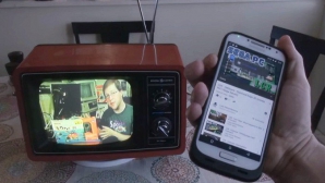 Американец подключил устаревший телевизор к интернету (ВИДЕО)