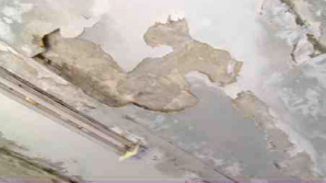 Разруха в музее и библиотеке села Князевка: плесень, протекающая крыша, отваливающаяся штукатурка