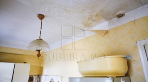 Дом культуры села Князевка Леовского района гибнет от сырости