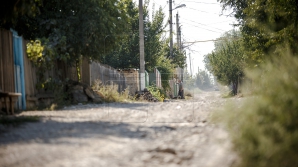 Мать и четверо детей в Страшенском районе вынуждены жить в ветхом доме и питаться в долг