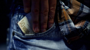 В Бельцах сотрудники НЦБК задержали инструктора по вождению