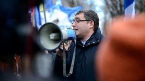 Мнение: Усатый намерен использовать в Молдове технологии Майдана