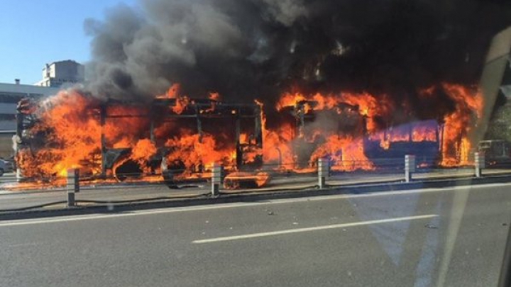 Автобус взорвался в центре Стамбула