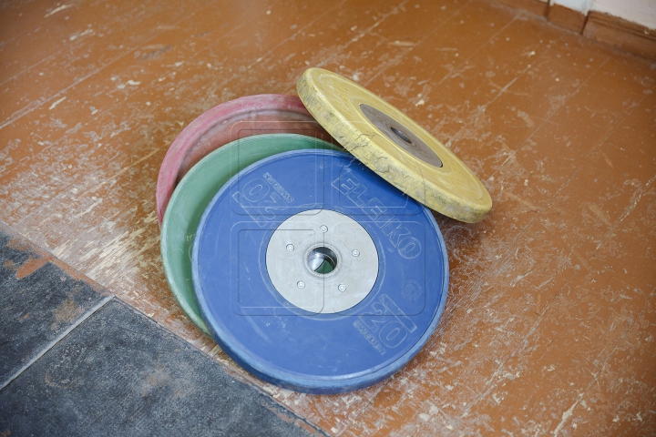 Бронзовый призер в одном из упражнений на ЧМ во время тренировки (ФОТО)