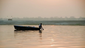 В Индии намерены развернуть реки для спасения людей от засухи
