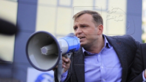 Андрей Нэстасе пытался прорвать полицейский кордон у здания ВСМ