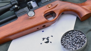 Жителя столицы ранили из стрелкового оружия в собственной квартире (ВИДЕО)