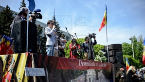 Эксперты Fabrika: Партия DA позволяет себе недопустимое отношение к журналистам  