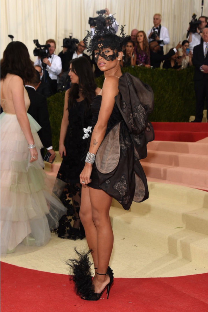 Самые ужасные наряды церемонии Met Gala — 2016 (ФОТО)