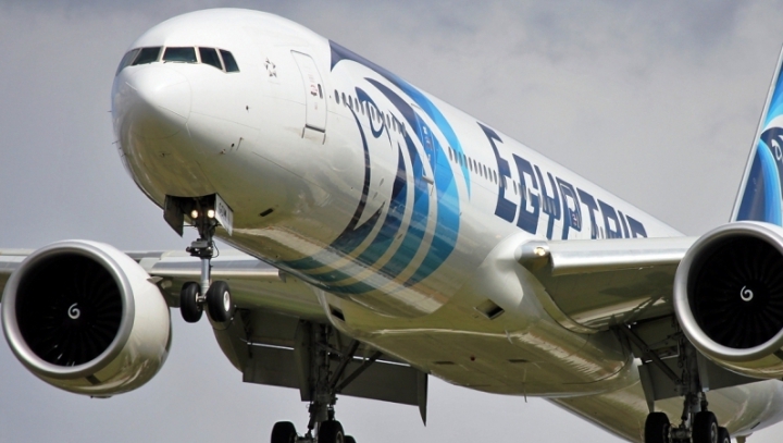 Перед крушением лайнера EgyptAir в салоне сработали детекторы дыма