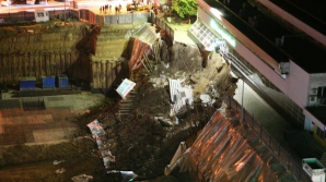 Зданию банка на улице Мирон Костин грозит обрушение из-за соседней стройки