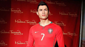 В музее Гревен представлены восковые фигуры величайших футболистов современности