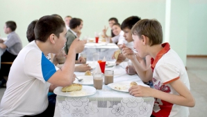 100 детей из социально уязвимых семей приехали отдыхать в лагерь села Орикова